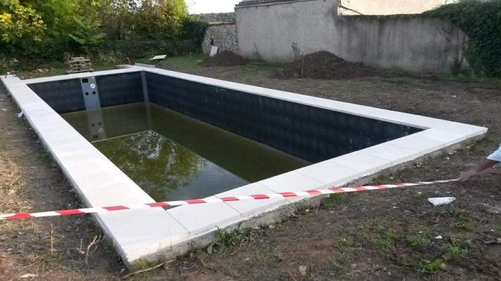 Entourage de piscine Le Blanc