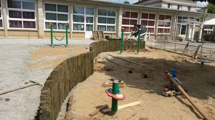 Création aire de jeux Le Blanc