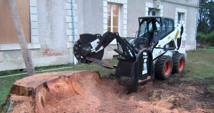 Rognage de souche Le Blanc